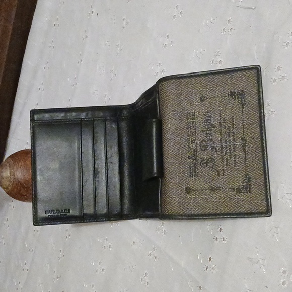 Bulgari Leather wallet. Genuine. - Picture 3 of 13